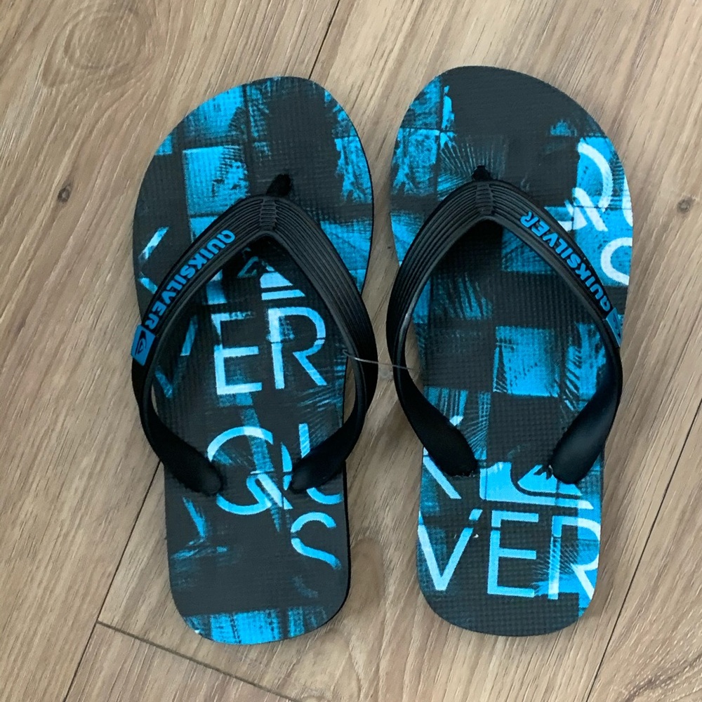Quiksilver Boys Flip Flops NWT